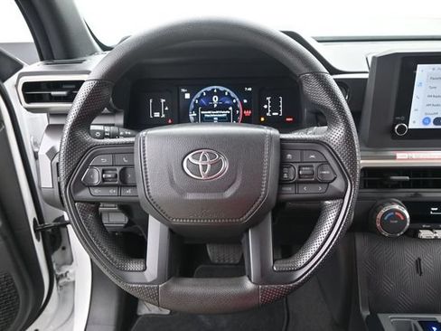 Used 2025 Toyota Tacoma SR5 AWD/4WD image 5