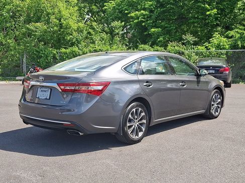 Used 2016 Toyota Avalon XLE Premium FWD image 6