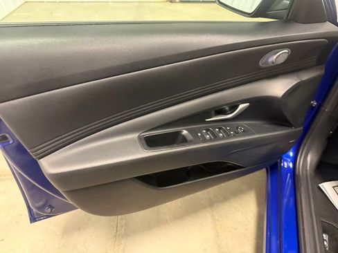 Used 2023 Hyundai Elantra Limited w/ Cargo Package FWD image 23
