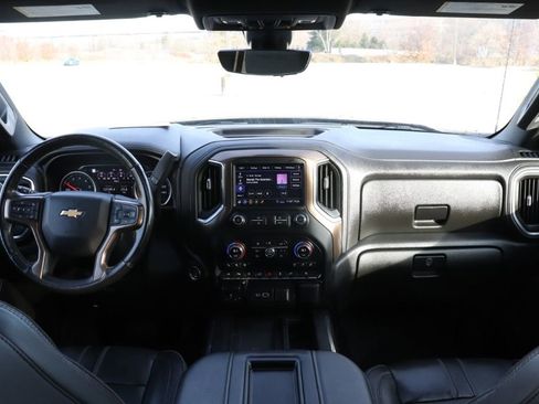 Used 2020 Chevrolet Silverado 1500 High Country w/ Technology Package image 4
