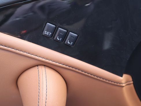 Used 2024 INFINITI QX80 Sensory image 21