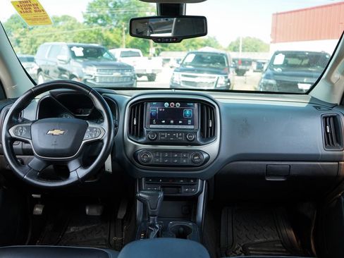Used 2015 Chevrolet Colorado Z71 RWD image 10