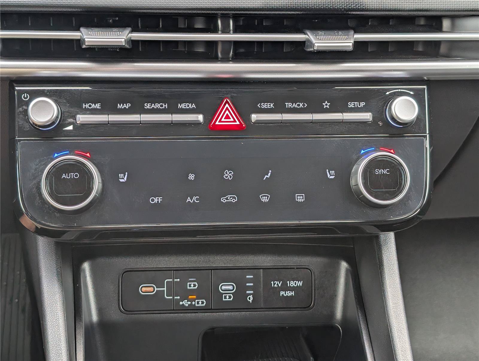 Used 2025 Hyundai Tucson SEL AWD/4WD image 28