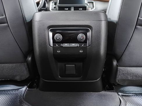 Used 2024 Chevrolet Tahoe High Country AWD/4WD image 29