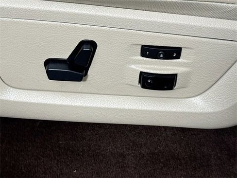 Used 2016 RAM 1500 Laramie w/ Convenience Group image 12