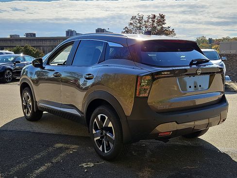 New 2026 Nissan Kicks SV w/ SV Premium Package image 4