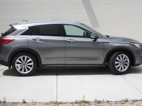Used 2019 INFINITI QX50 Essential w/ Premium Heat Package AWD/4WD image 6