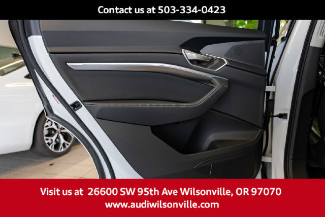 Used 2024 Audi Q8 e-tron Premium AWD/4WD image 24