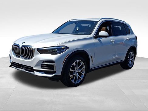 Used 2022 BMW X5 xDrive40i AWD/4WD image 3