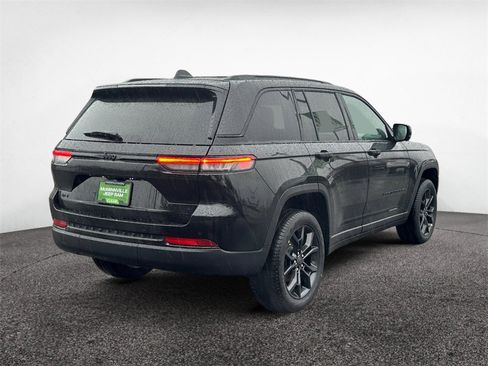 New 2025 Jeep Grand Cherokee Limited w/ Trailer Tow Package image 5