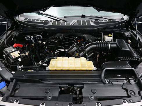 Used 2021 Ford F150 Lariat w/ Equipment Group 502A High AWD/4WD image 8
