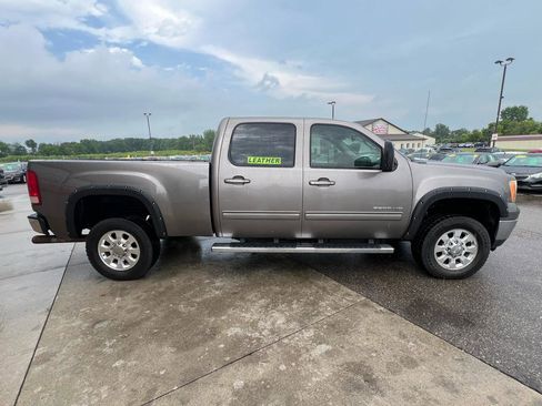 Used 2014 GMC Sierra 3500 SLT AWD/4WD image 4