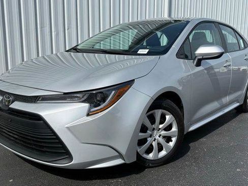 Used 2026 Toyota Corolla LE FWD image 1