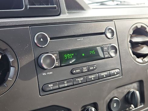 Used 2013 Ford E-150 and Econoline 150 XL image 19