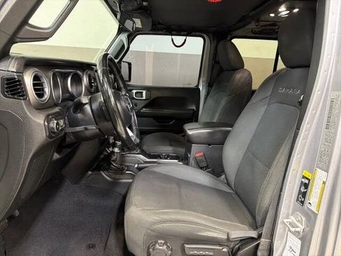 Used 2020 Jeep Wrangler Unlimited Sahara AWD/4WD image 14