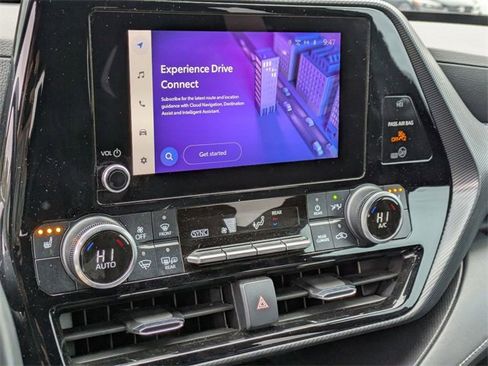 Certified 2023 Toyota Highlander XSE image 24