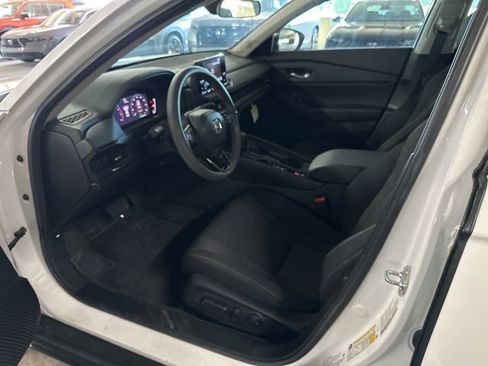 Used 2025 Honda Accord SE image 8