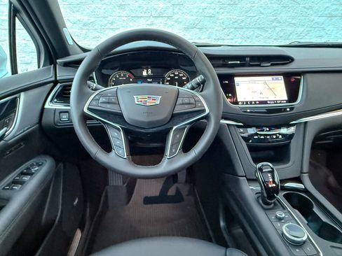 New 2025 Cadillac XT5 Premium Luxury w/ LPO, Floor Liner Package image 31