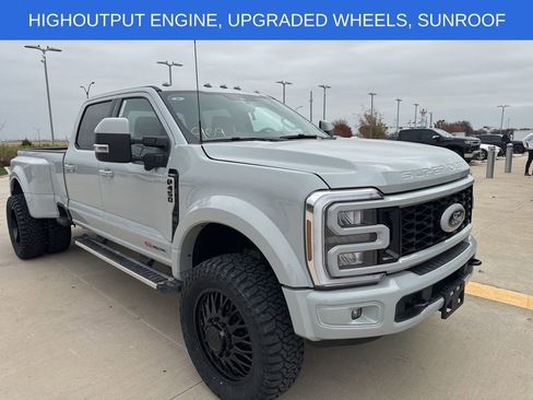 Used 2026 Ford F450 Lariat image 2