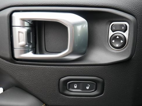 Used 2024 Jeep Wrangler Sahara w/ Technology Group image 16