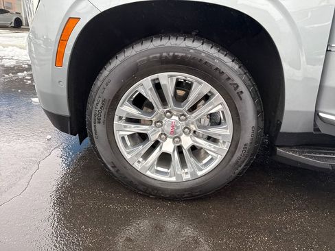 Used 2025 GMC Yukon Denali image 32