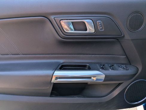 Used 2018 Ford Mustang GT Premium RWD image 10