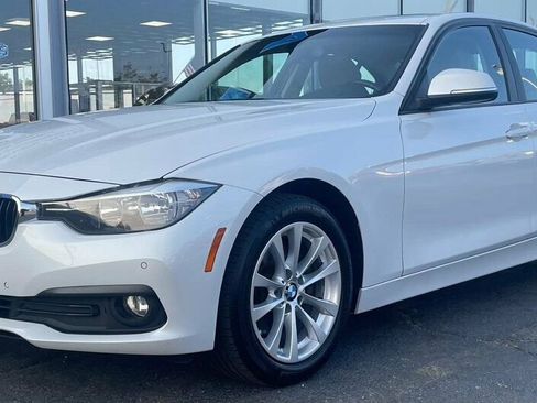 Used 2017 BMW 320i xDrive 320i xDrive image 2