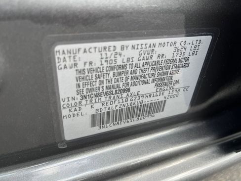 Used 2025 Nissan Versa SV FWD image 27