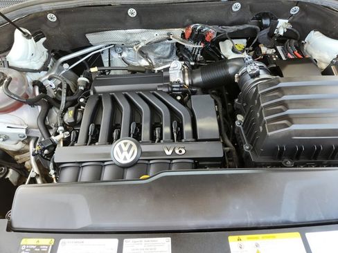 Used 2022 Volkswagen Atlas Cross Sport SEL R-Line AWD/4WD image 33