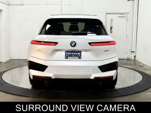 Used 2024 BMW iX xDrive50 w/ Premium Package AWD/4WD image 8