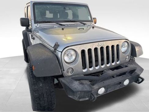 Used 2015 Jeep Wrangler Sahara image 9