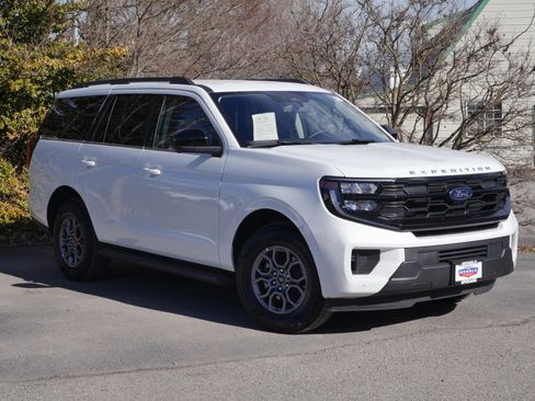 Certified 2025 Ford Expedition Active image 32