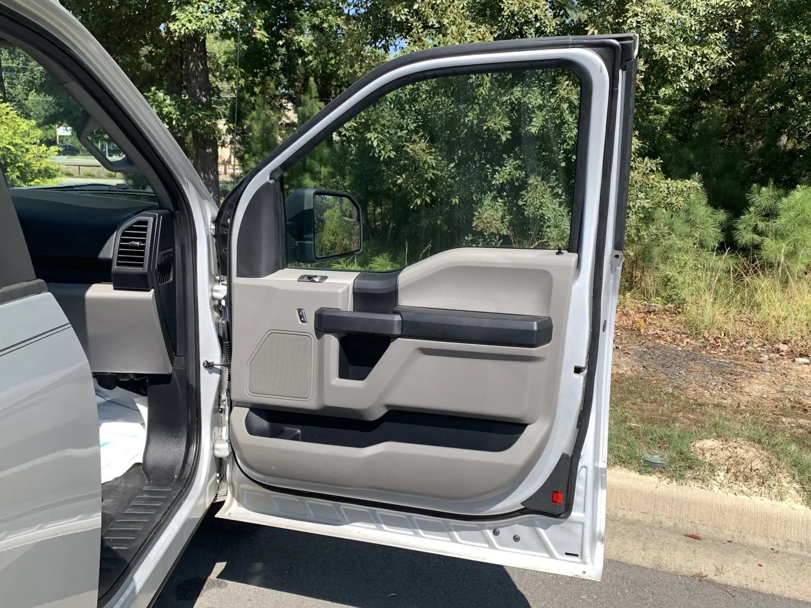 Used 2019 Ford F150 XL w/ Equipment Group 101A Mid RWD image 22