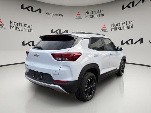 Used 2022 Chevrolet TrailBlazer LT w/ Driver Confidence Package image 4