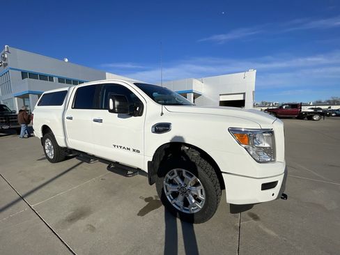 Used 2021 Nissan Titan SV w/ SV Convenience Package AWD/4WD image 28