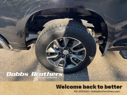 Used 2023 Chevrolet Silverado 1500 LT AWD/4WD image 12