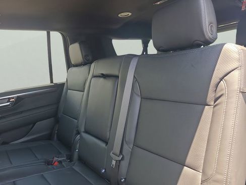 New 2026 Chevrolet Suburban LS RWD image 6
