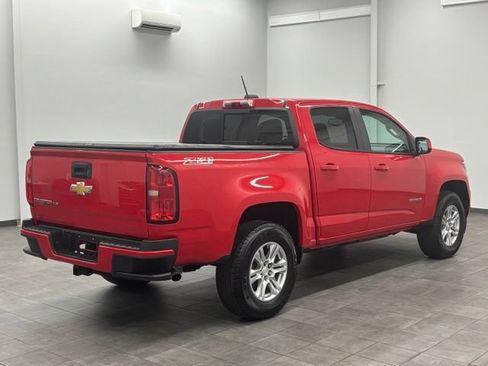 Used 2018 Chevrolet Colorado Z71 AWD/4WD image 2
