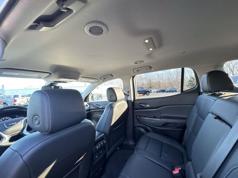 Used 2023 GMC Acadia SLT w/ Elevation Edition image 11