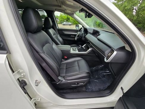 Used 2024 MAZDA CX-90 3.3 Turbo w/ Preferred Plus AWD/4WD image 17