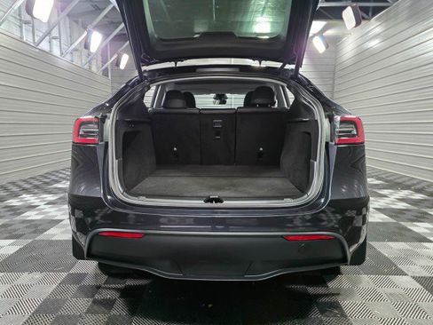 Used 2024 Tesla Model Y Long Range image 36