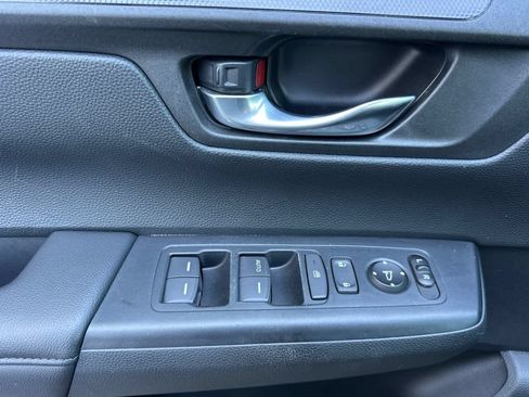 Used 2025 Honda CR-V LX image 13