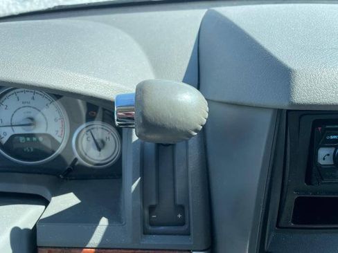 Used 2008 Chrysler Town & Country Touring image 39