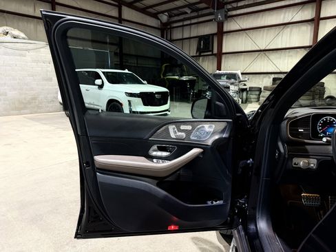 Used 2021 Mercedes-Benz GLS 63 AMG 4MATIC image 11