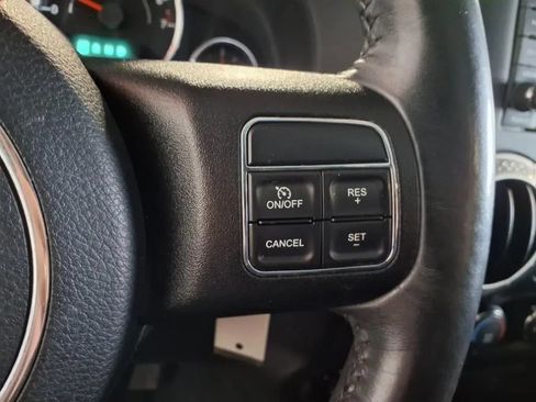 Used 2016 Jeep Wrangler Unlimited Sahara AWD/4WD image 23