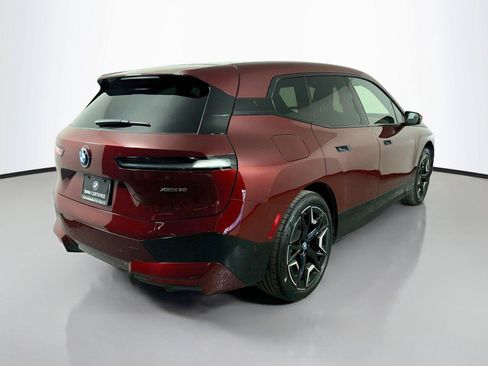 Used 2024 BMW iX xDrive50 w/ Sport Package AWD/4WD image 5