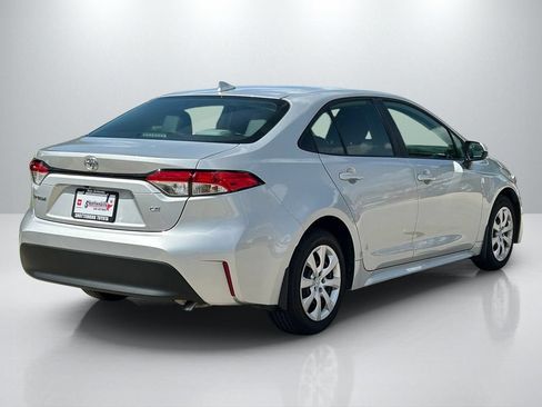 Used 2025 Toyota Corolla LE FWD image 5