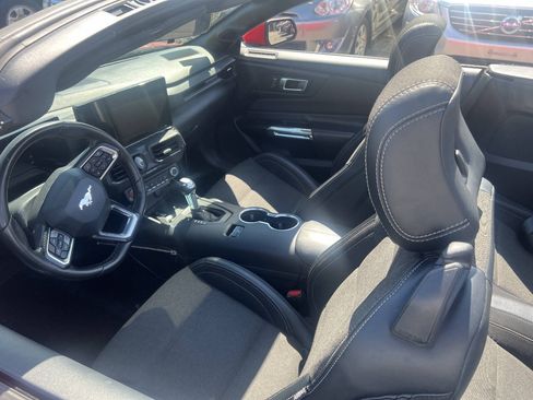 Used 2024 Ford Mustang Convertible RWD image 12