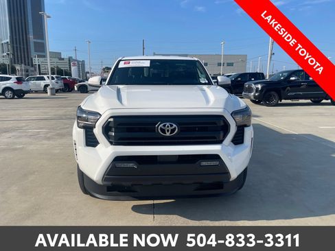 Certified 2025 Toyota Tacoma SR5 w/ SR5 Upgrade Package AWD/4WD image 9