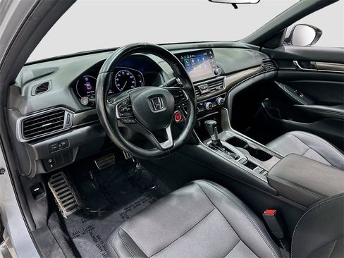 Used 2019 Honda Accord Sport image 9